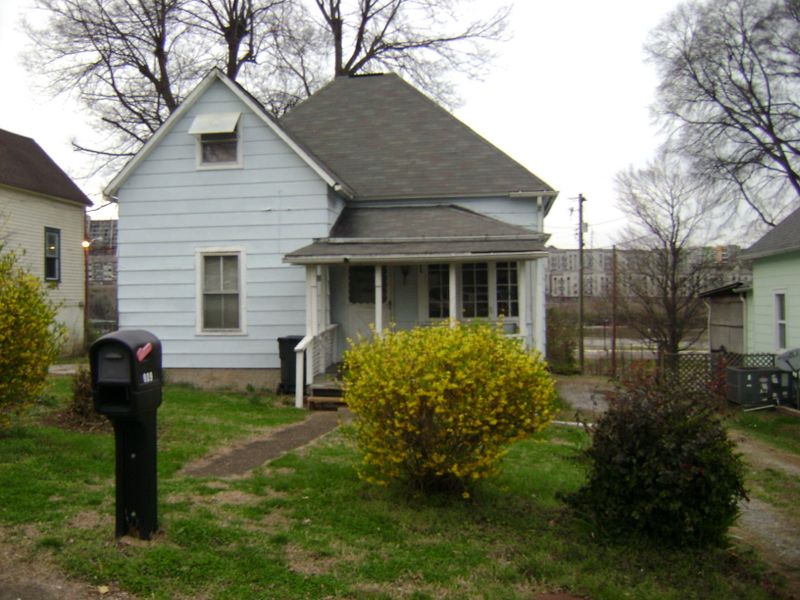909 Phillips Ave, Knoxville, TN 37920