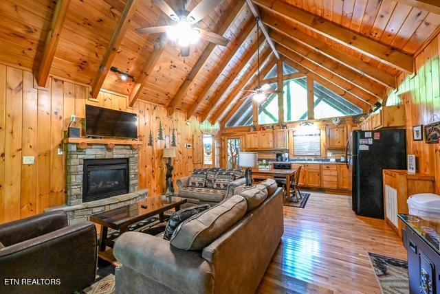 909 Ridgefield Dr, Sevierville, TN 37876