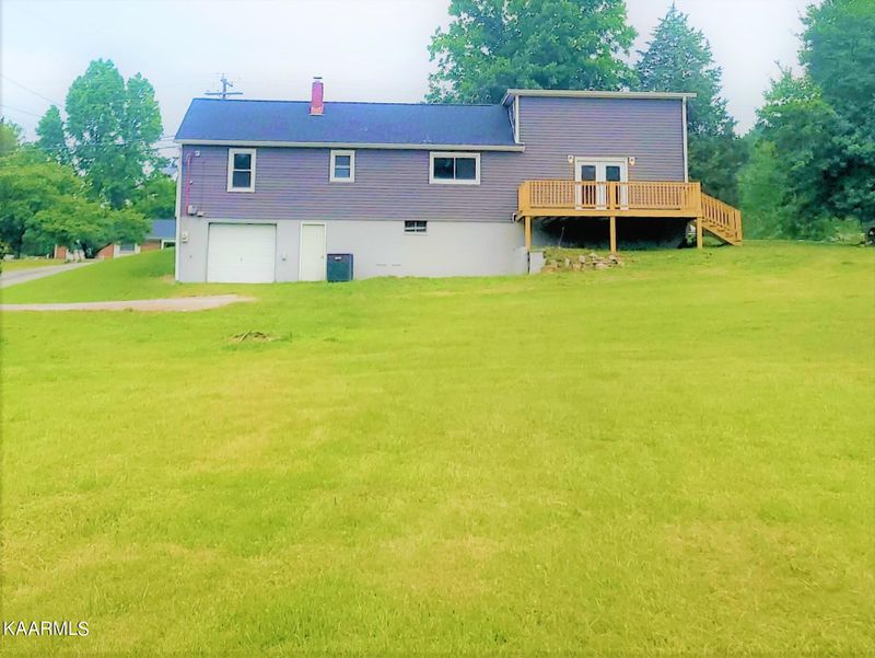 909 Ridgeview Dr, Clinton, TN 37716