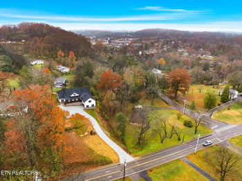 909 S Chilhowee Dr, Knoxville, TN 37914