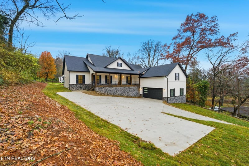 909 S Chilhowee Dr, Knoxville, TN 37914