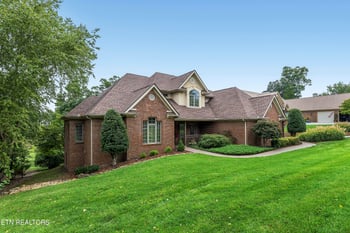 909 Timberline Dr, Lenoir City, TN 37772