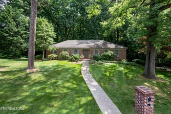 910 Bathurst Rd, Knoxville, TN 37909