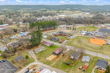 910 Cannon Ave, Sweetwater, TN 37874