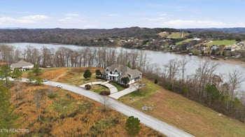 910 Eagle Nest Dr, Loudon, TN 37774