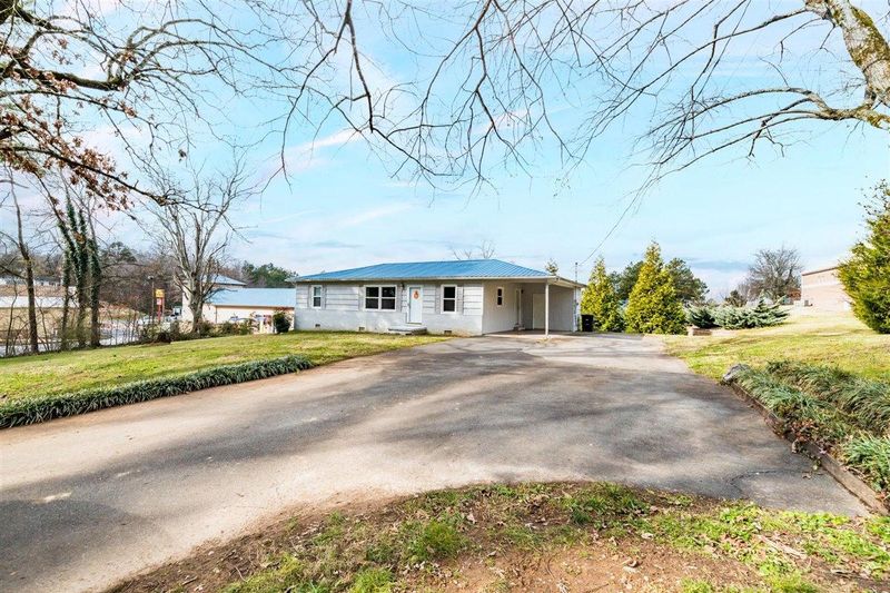 910 Haley Street St, Athens, TN 37303