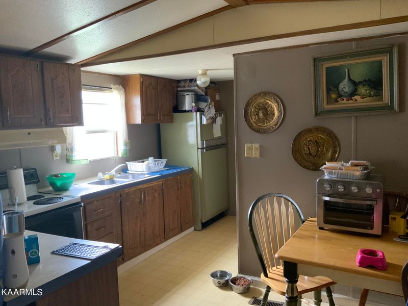 910 Highway 61, Maynardville, TN 37807