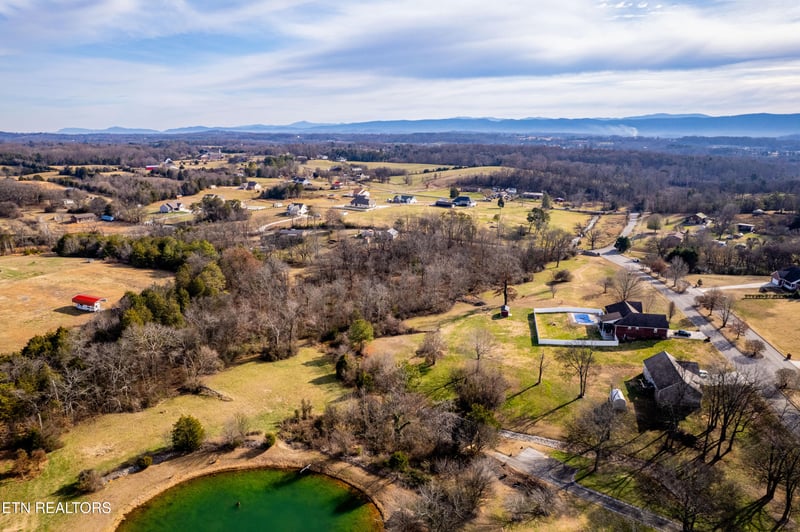 910 Houston Springs Rd, Greenback, TN 37742