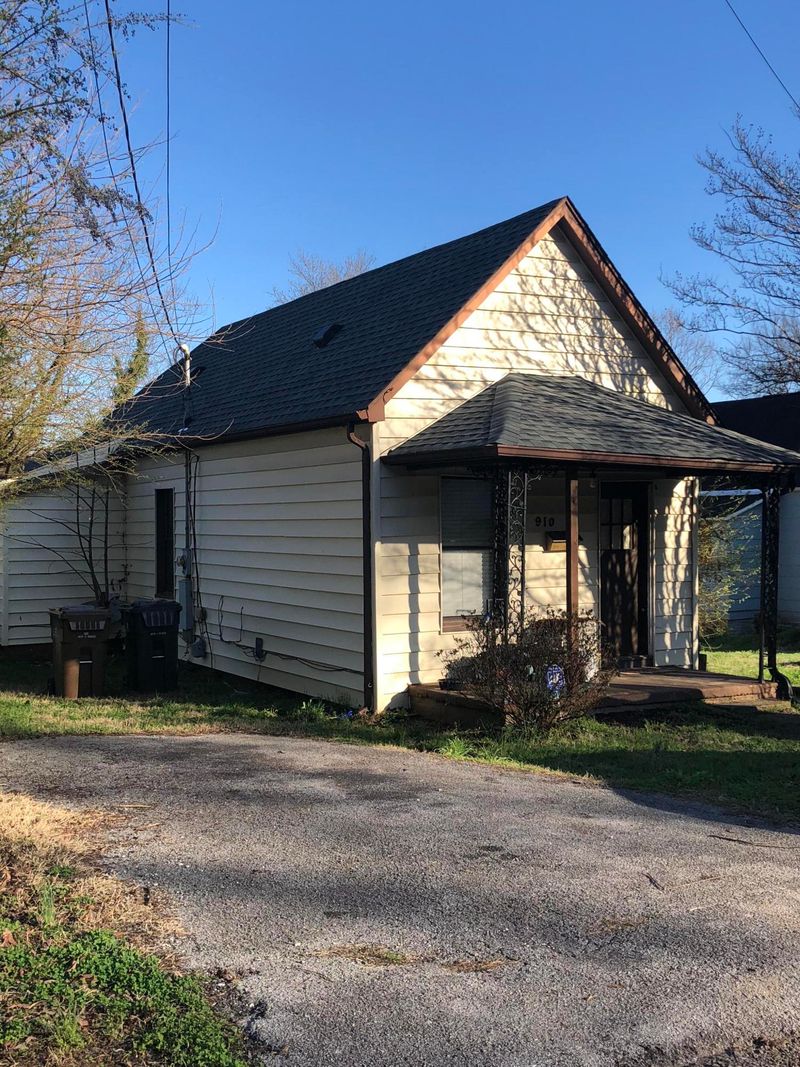 910 Minnesota Ave, Knoxville, TN 37921