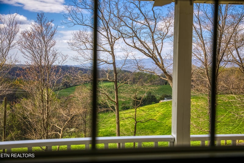 910 Ridge Circle Rd, Andersonville, TN 37705