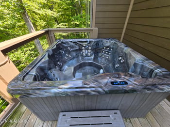 910 Saddle Creek Way, Sevierville, TN 37862