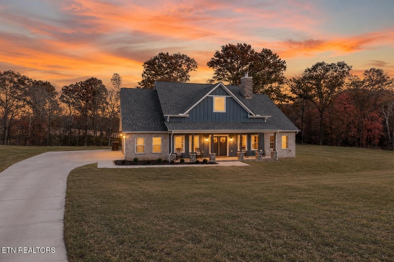 910 Sophie Dr, Greenback, TN 37742