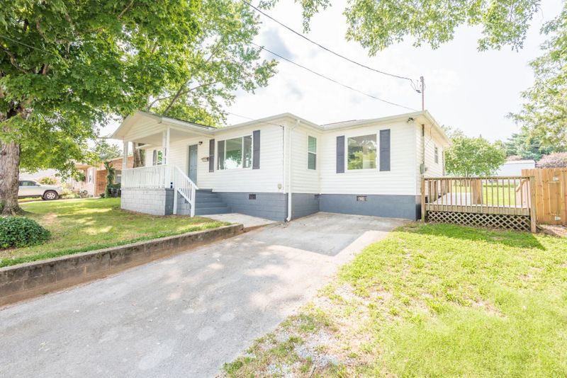 910 Vale St, Loudon, TN 37774