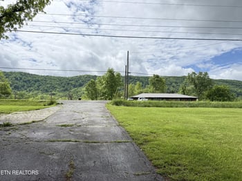 9100 Highway 131, Washburn, TN 37888