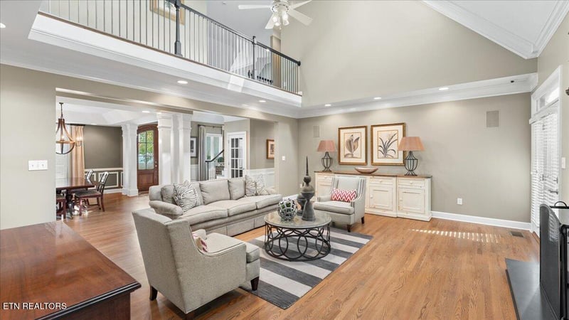 9101 Grey Pointe Dr, Knoxville, TN 37922