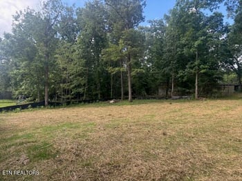 9106 Cherokee Tr, Crossville, TN 38572