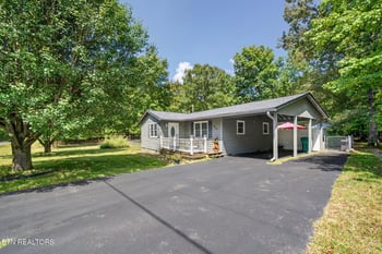 9109 Hondo Dr, Crossville, TN 38572
