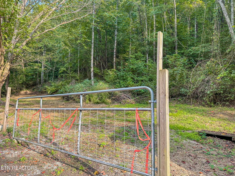 9109 Pickens Gap Rd, Knoxville, TN 37920