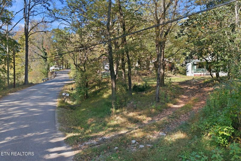 911 Coward Rd, Clinton, TN 37716