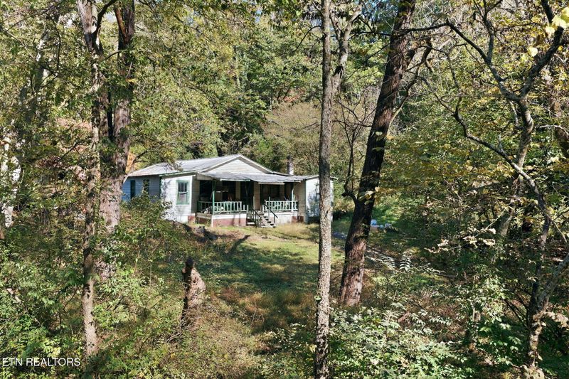 911 Coward Rd, Clinton, TN 37716