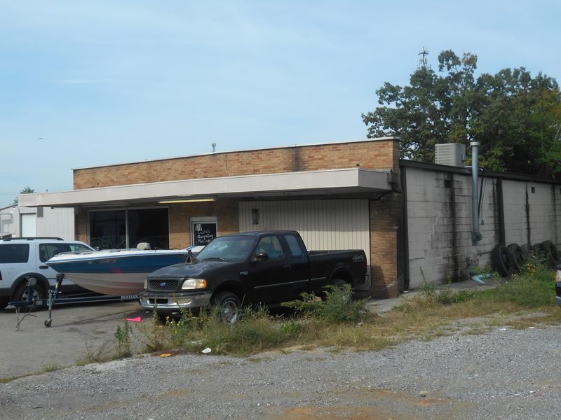 911 E Broadway Ave, Maryville, TN 37804