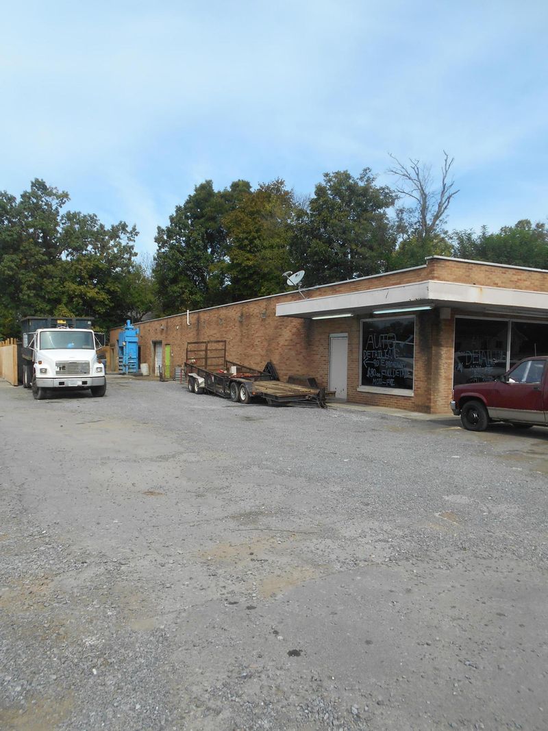 911 E Broadway Ave, Maryville, TN 37804