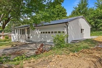 911 Georgia Ave, Athens, TN 37303
