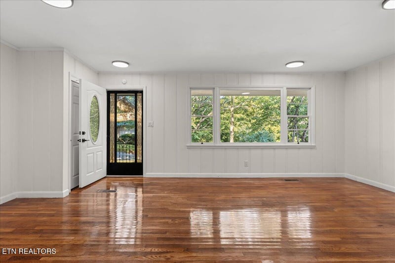 911 Georgia Ave, Athens, TN 37303