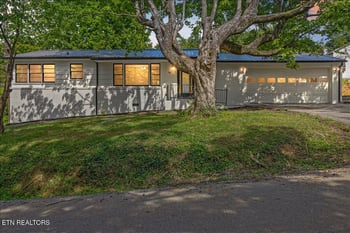 911 Georgia Ave, Athens, TN 37303
