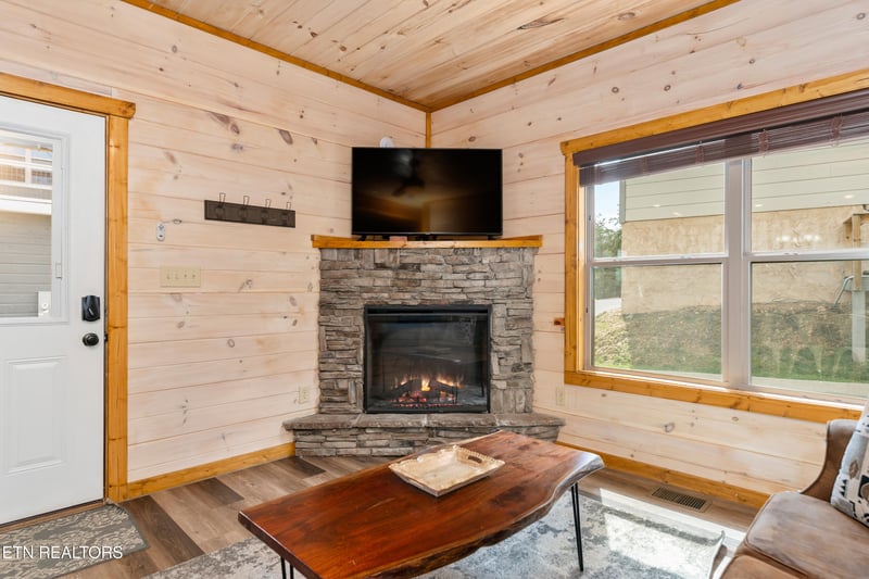 911 Osprey Way, Pigeon Forge, TN 37863