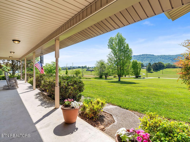 9111 Washington Pike, Corryton, TN 37721