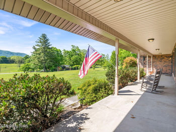 9111 Washington Pike, Corryton, TN 37721