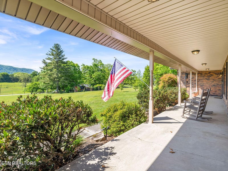 9111 Washington Pike, Corryton, TN 37721