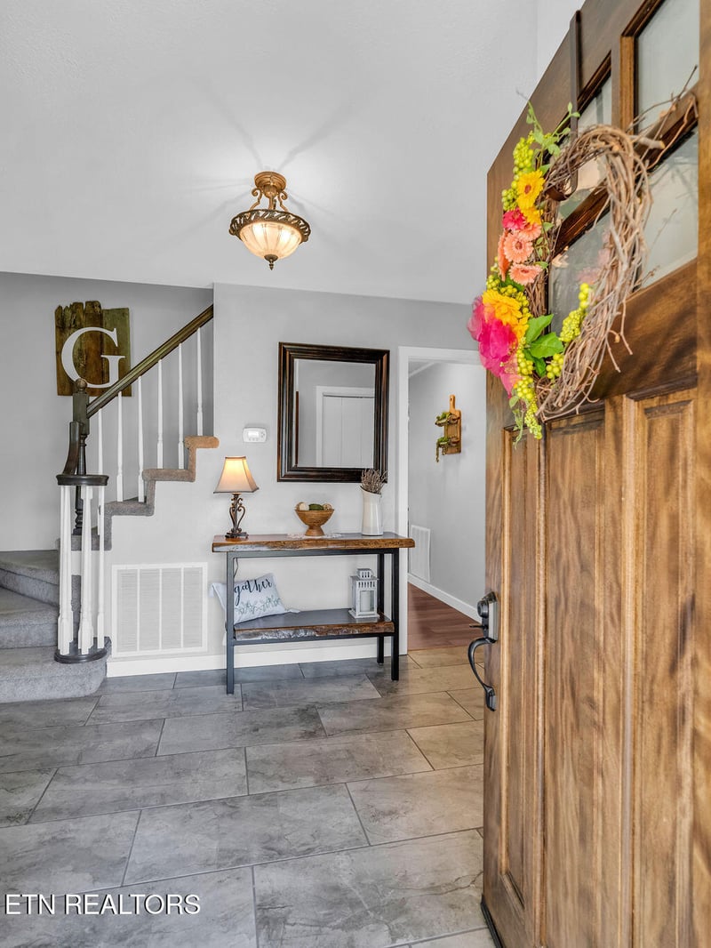 9111 Washington Pike, Corryton, TN 37721