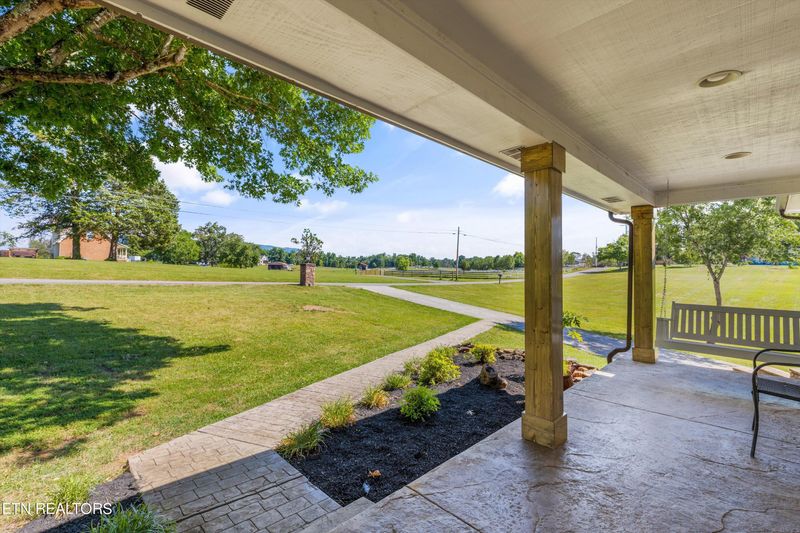 9113 Wyrick Rd, Corryton, TN 37721