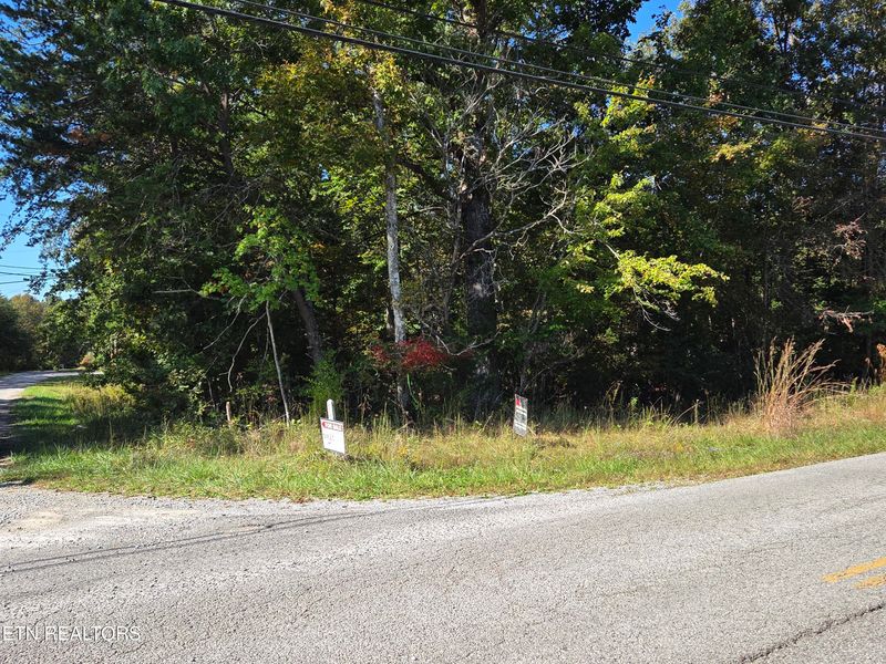 9118 Cherokee Tr, Crossville, TN 38572