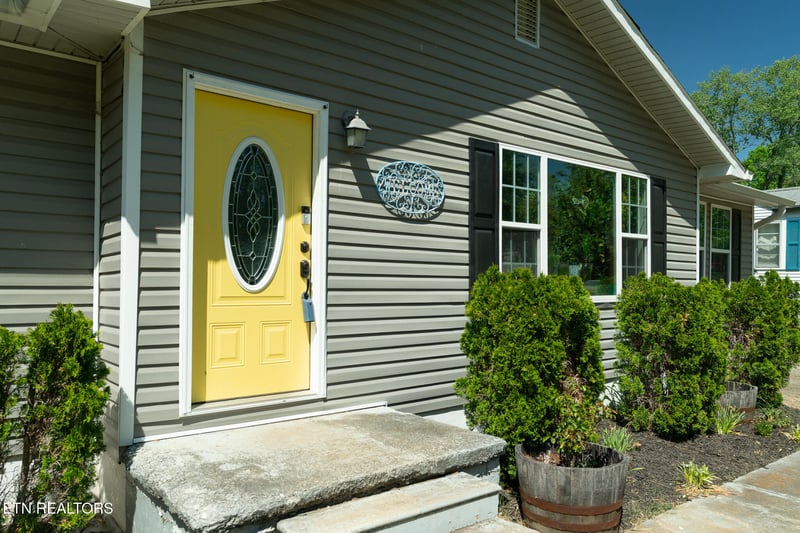 912 Barnabas St, Athens, TN 37303