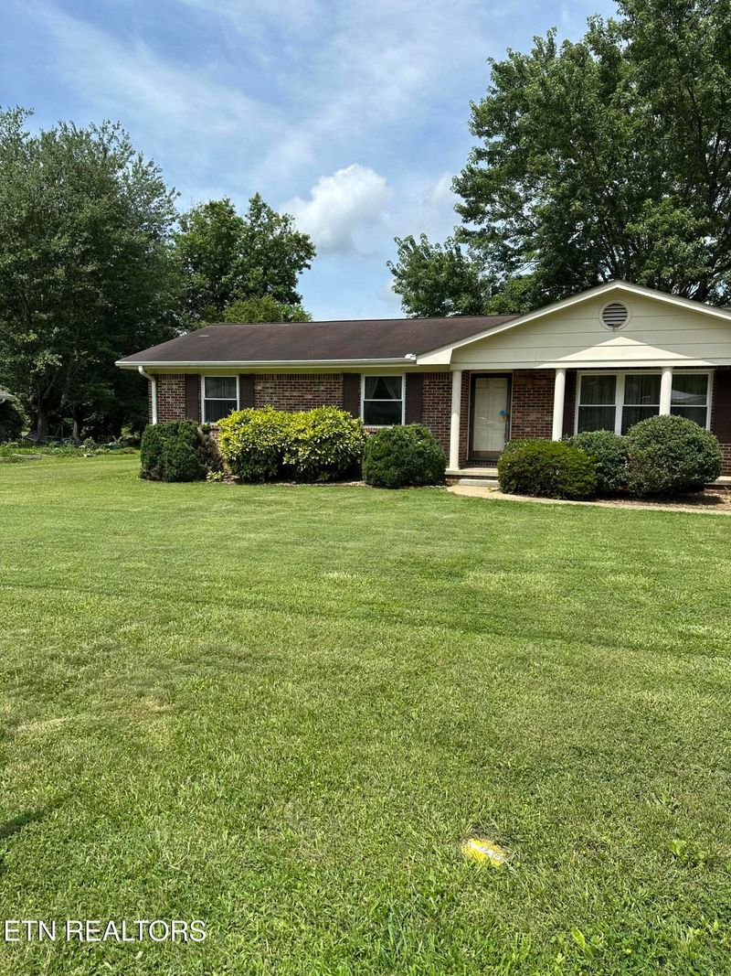 912 Clearmont Dr, Etowah, TN 37331