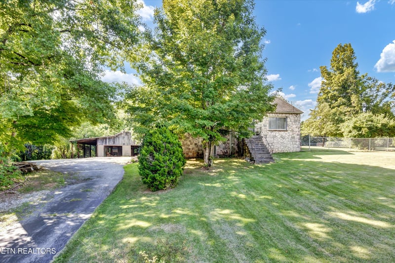 912 E Hendron Chapel Rd, Knoxville, TN 37920