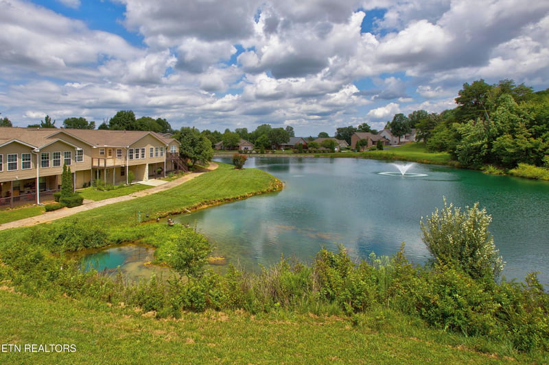 912 Muirfield Dr, Maryville, TN 37801