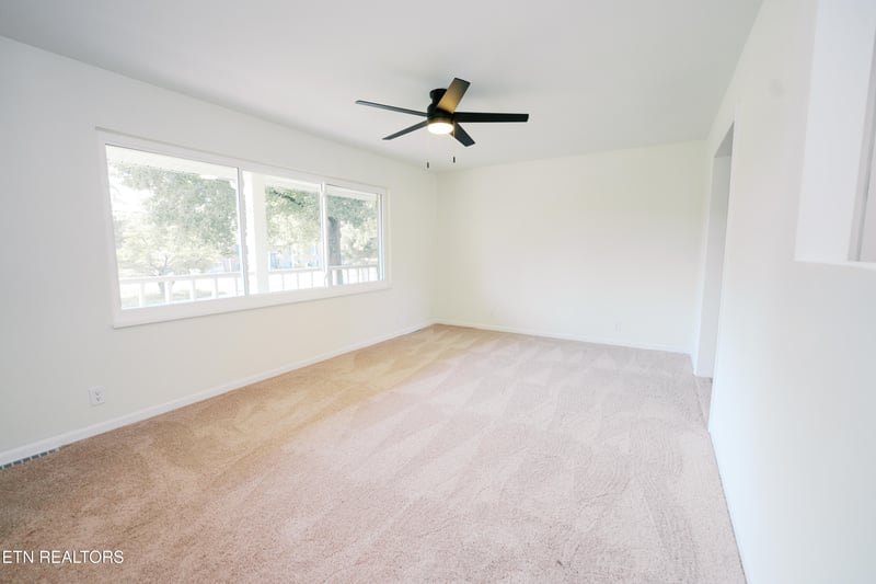 912 Naples Rd, Knoxville, TN 37923