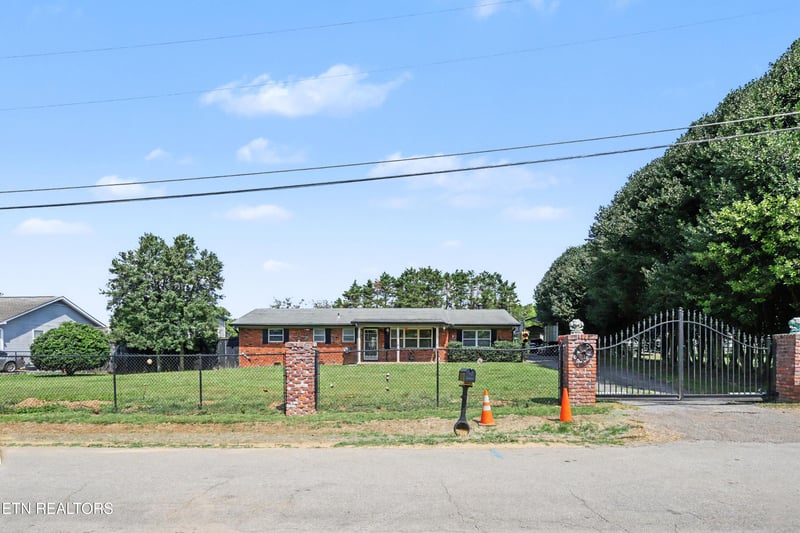 912 Royal Ave, Seymour, TN 37865