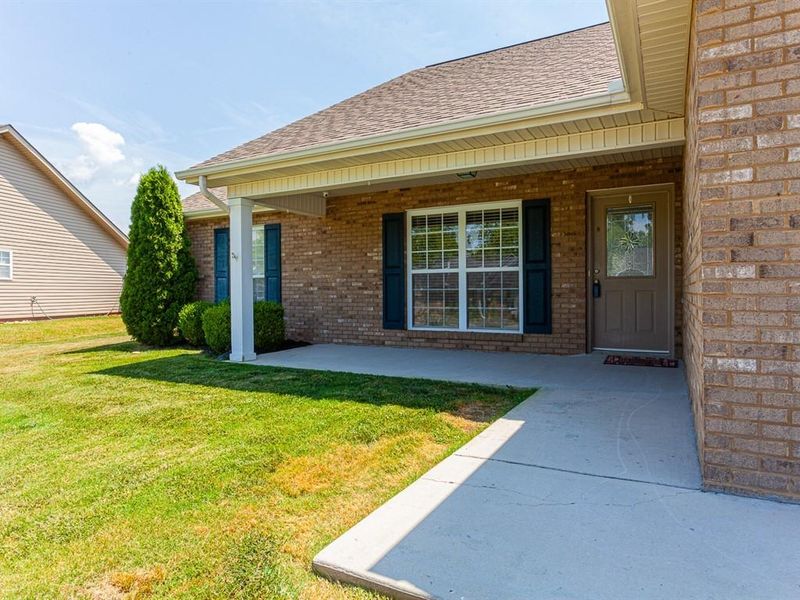 912 Thunder Creek Dr, Maryville, TN 37801