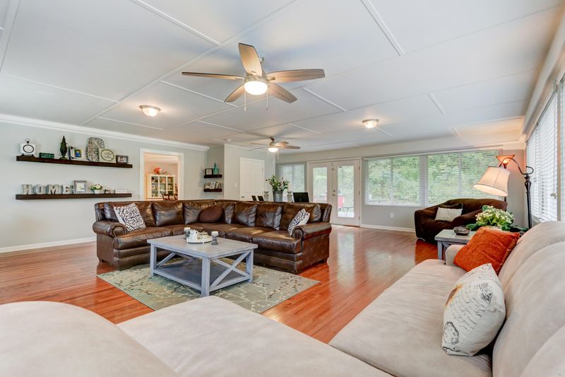 9120 Copper Valley Rd, Knoxville, TN 37938