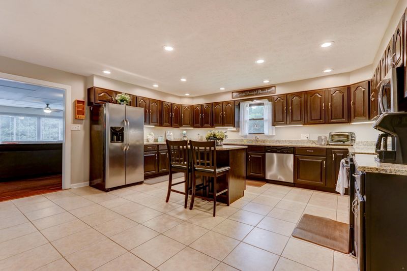 9120 Copper Valley Rd, Knoxville, TN 37938