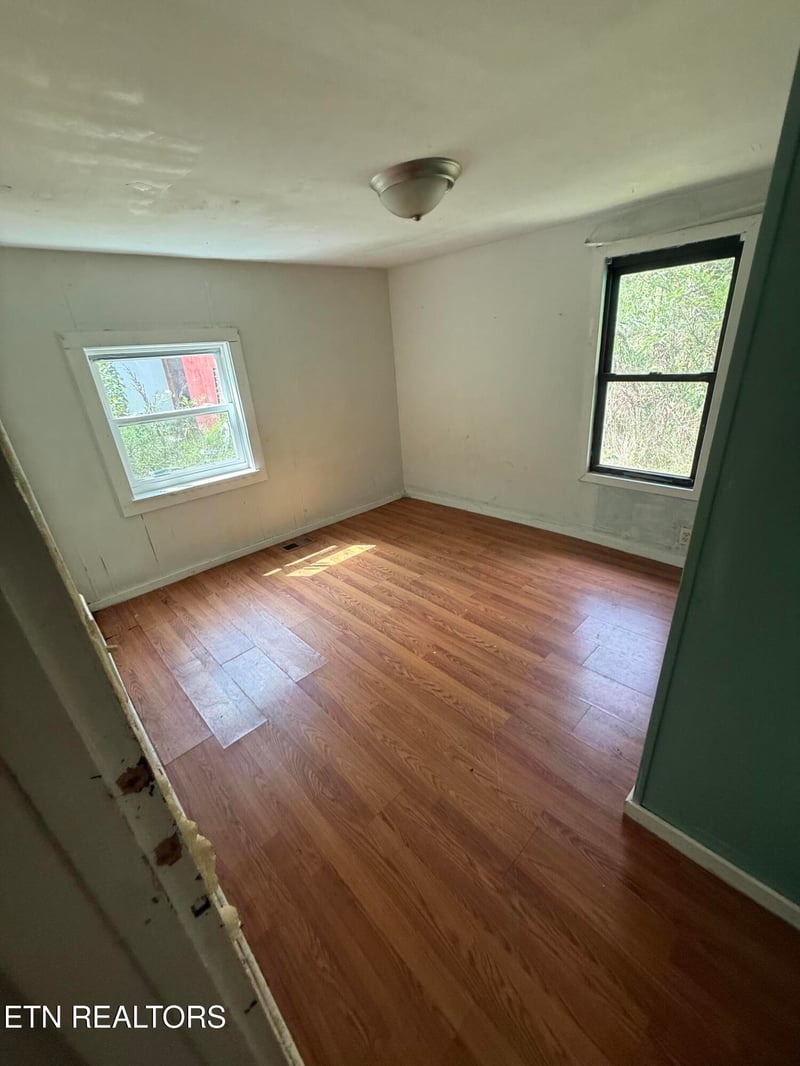 9122 Pickens Gap Rd, Knoxville, TN 37920