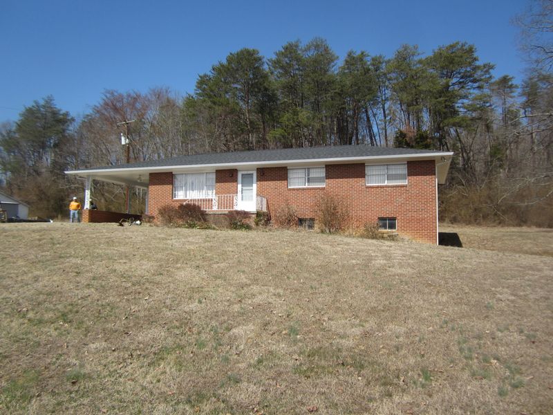 9125 Millertown Pike, Mascot, TN 37806
