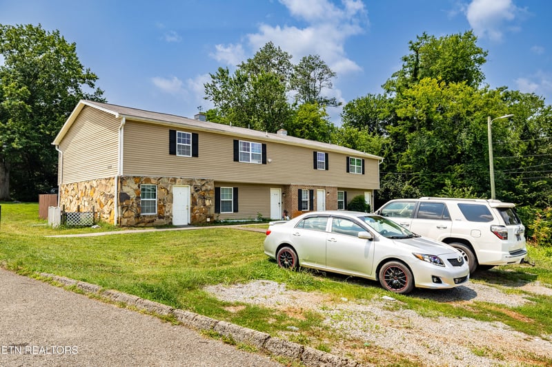 9125 NW Cedarpark Ln, Knoxville, TN 37923