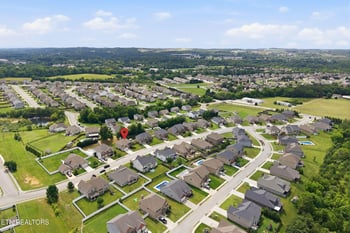 913 Brookwood Ln, Maryville, TN 37801