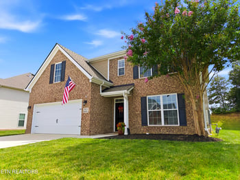 913 Brookwood Ln, Maryville, TN 37801